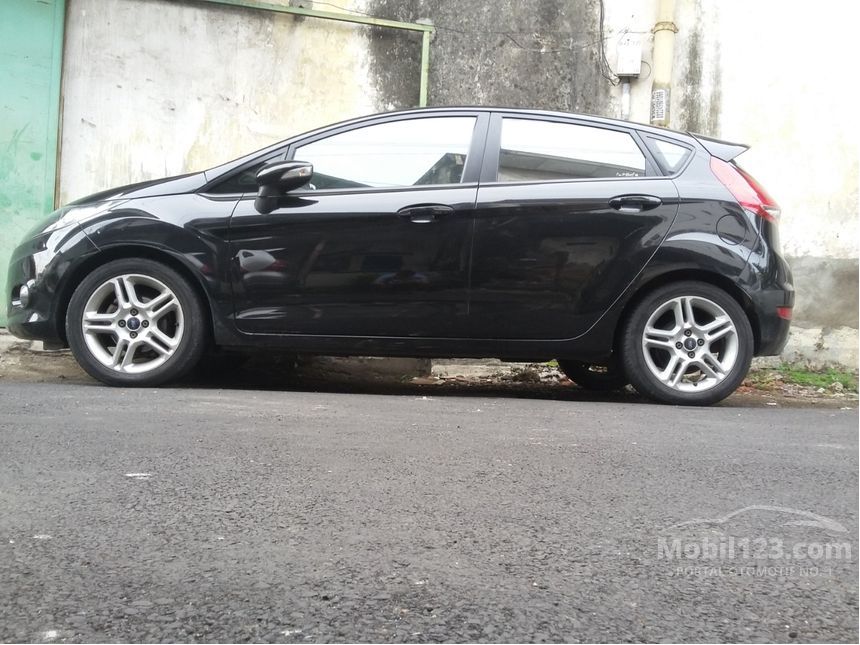 Jual Mobil Ford Fiesta 2011 Sport 1 6 di Jawa Timur Jual Mobil Ford Fiesta 2011 Sport 1 6 di Jawa Timur