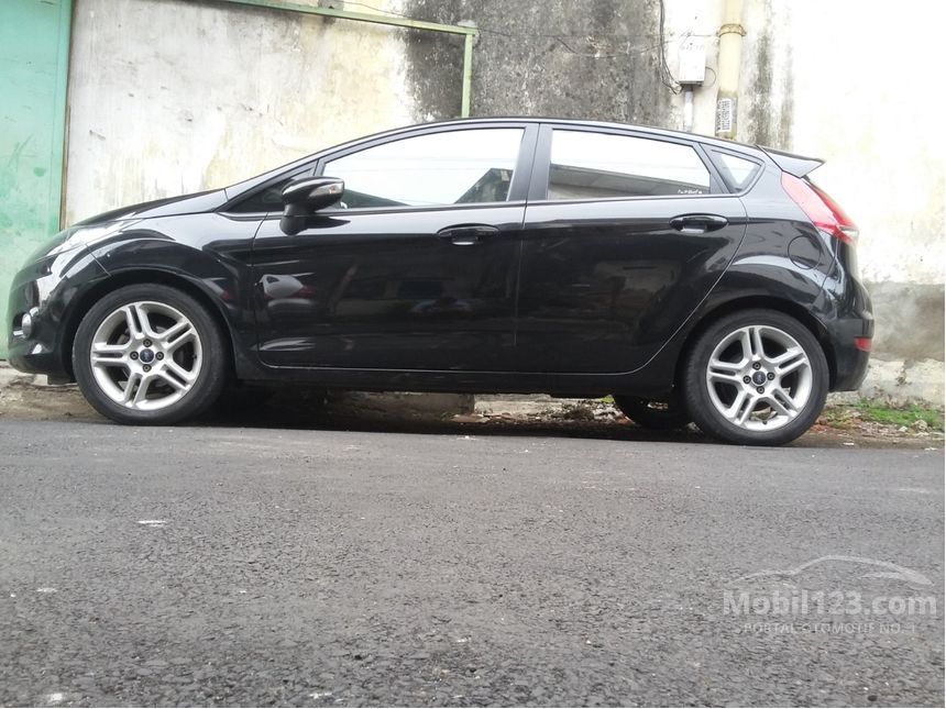 Jual Mobil  Ford  Fiesta  2011  Sport 1 6 di Jawa Timur 