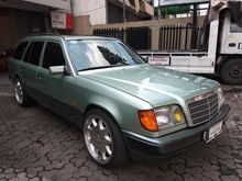 Mercedes-Benz 300TE wagon 3.0 Tahun 1989