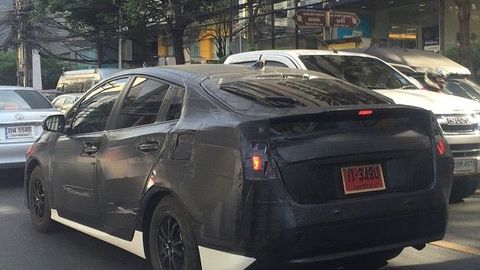 Next-Generation 2016 Toyota Prius Spotted Testing In Thailand