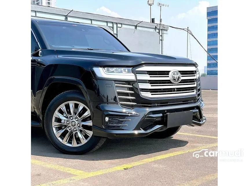 2025 Toyota Land Cruiser 300 VX-R 70th Anniversary SUV