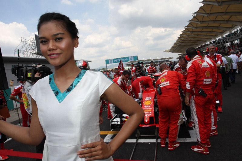 Gadis-gadis Melayu Dongkrak Semangat Daniel Ricciardo 2