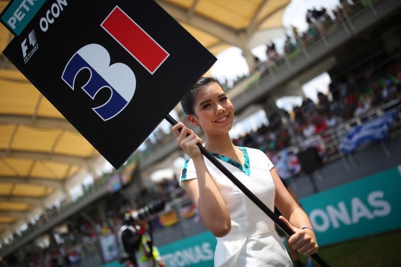 Gadis-gadis Melayu Dongkrak Semangat Daniel Ricciardo 8
