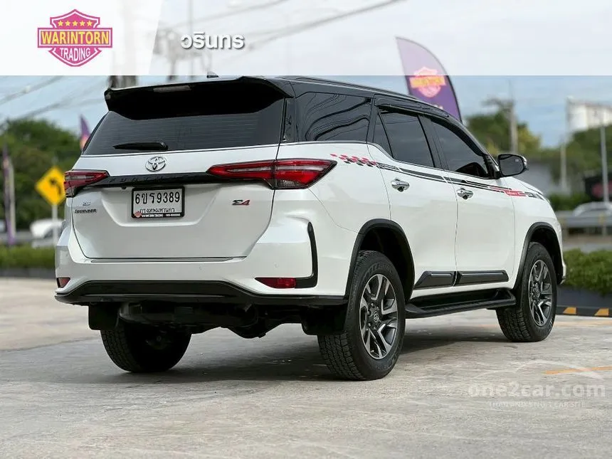 2025 Toyota FORTUNER Leader V SUV