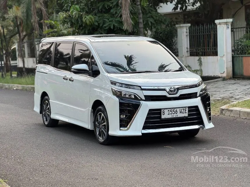 2018 Toyota Voxy MPV