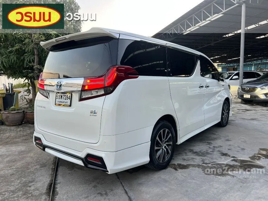 2016 Toyota Alphard HYBRID E-Four Van