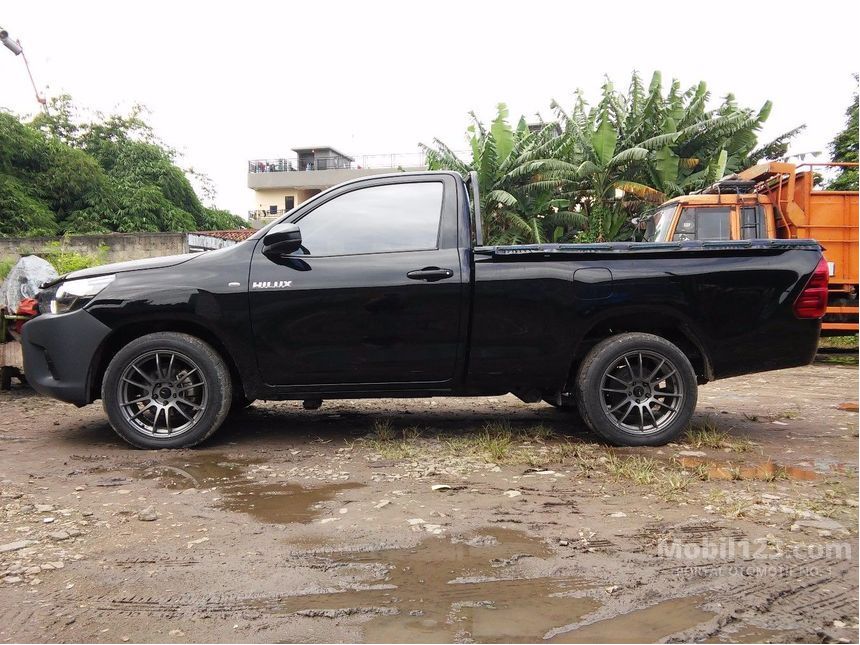 2016 Toyota Hilux E Extended Cab Pick-up