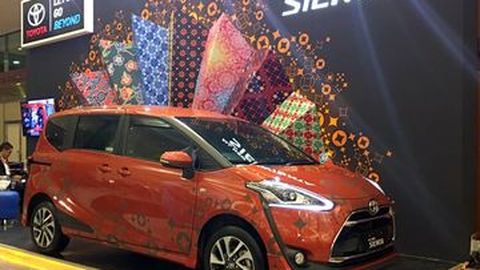 Toyota Hadir dalam Ajang Indonesia Fashion Week