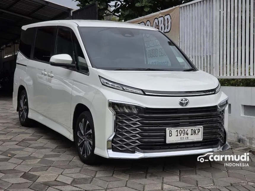 2023 Toyota Voxy (Premium Color) MPV
