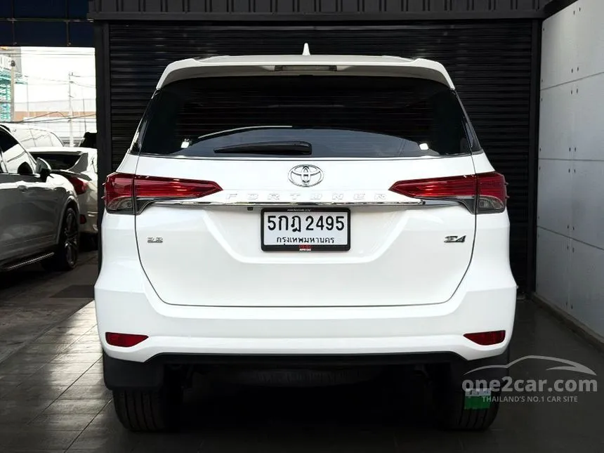 2016 Toyota FORTUNER V SUV