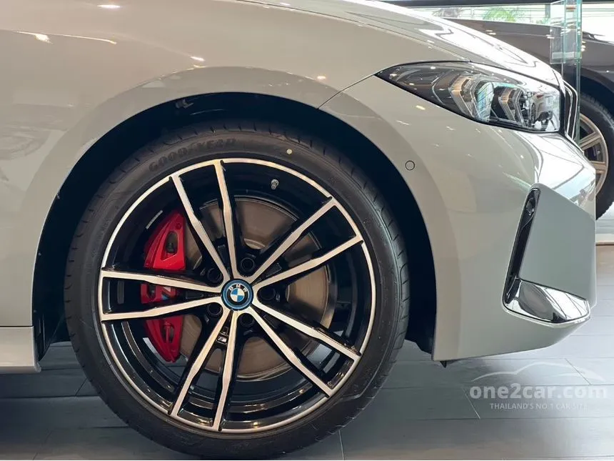 2024 BMW 330e M Sport Sedan