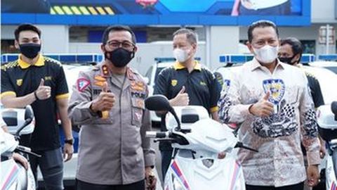 Polisi Dapat Hibah 10 Motor Listrik dari IMI