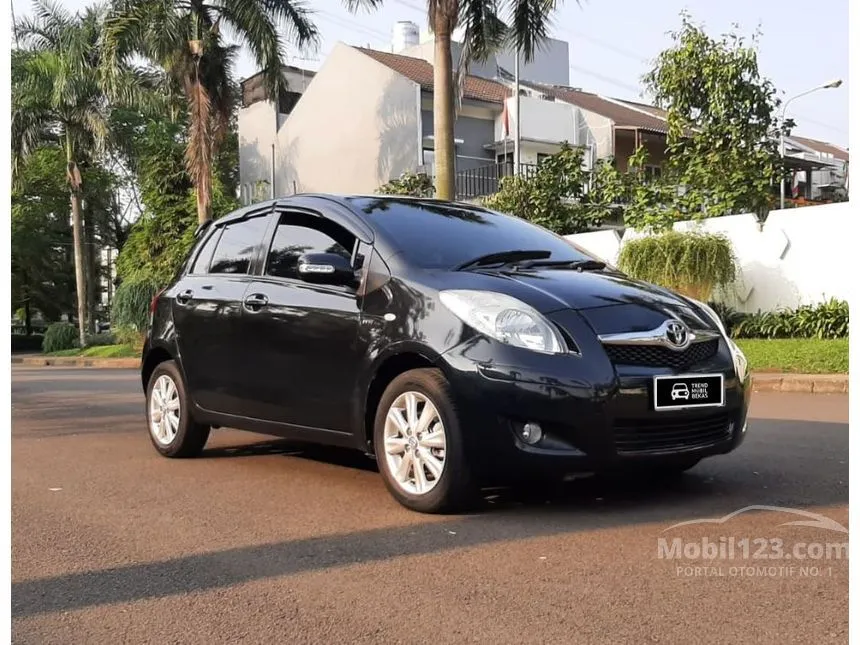 2011 Toyota Yaris E Hatchback