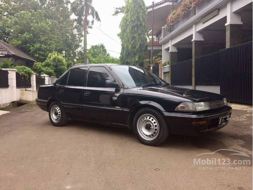 1990 Toyota Corolla Sedan