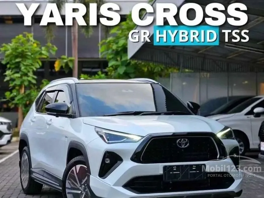 Jual Mobil Toyota Yaris Cross 2024 S GR Parts Aero Package HEV 1.5 di Lampung Automatic Wagon Putih Rp 404.950.000