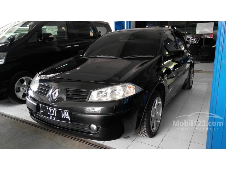  Jual  Mobil Renault  Megane  2004 II 1 6 di Jawa Timur 