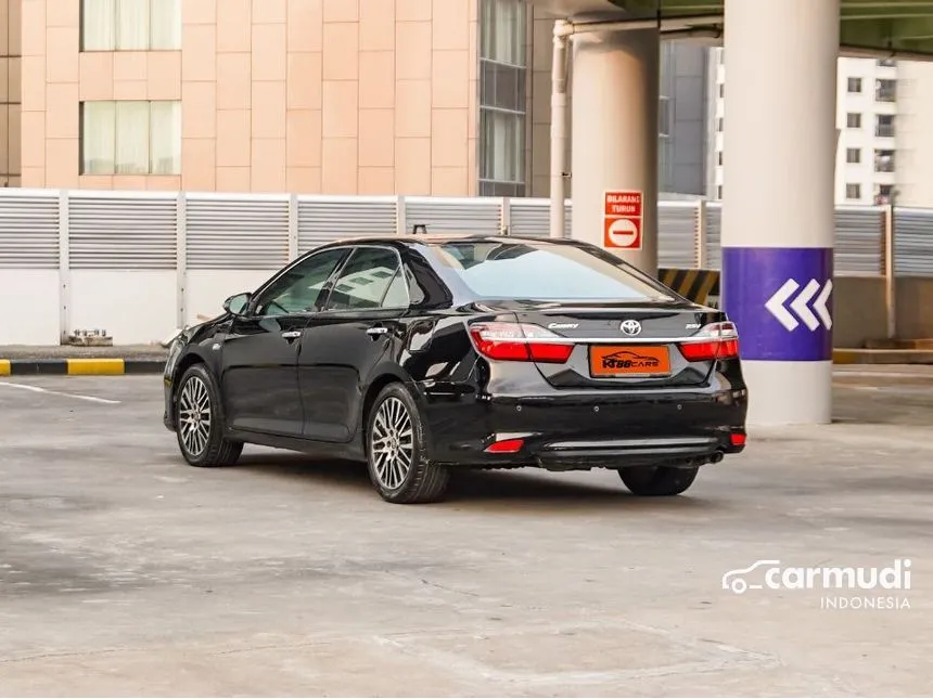 2017 Toyota Camry V Sedan