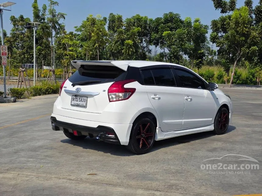 2015 Toyota YARIS E Hatchback