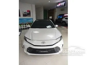 2025 Toyota Camry 2.5 V (Premium Color) Sedan
