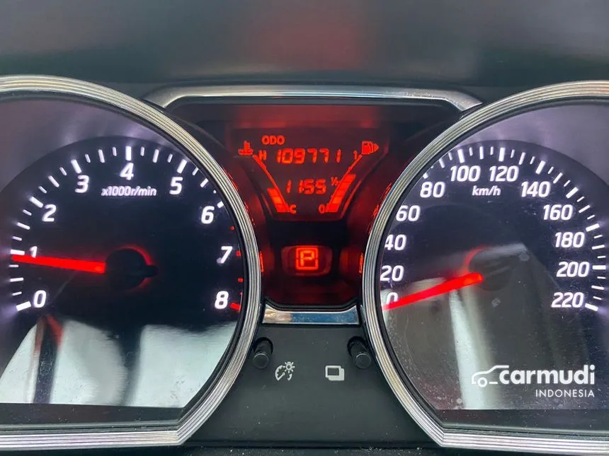 2013 Nissan Grand Livina XV MPV