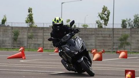 Mesin Sama, Kok Tenaga Honda Vario 160 di Bawah Honda PCX 160?