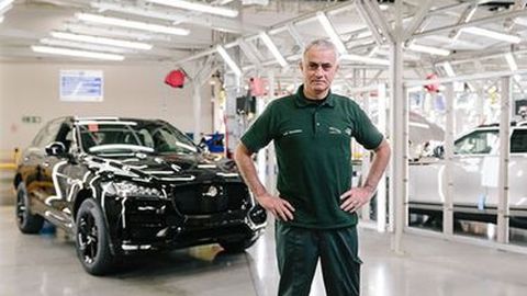 โชเซ่ มูรินโญ่ ร่วมผลิต Jaguar F-PACE คันที่ 1 แสน