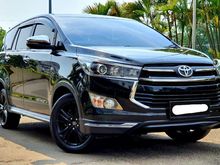 2017 Toyota Innova Venturer 2.0 N140 Wagon hitam pajak panjang 1 tahun