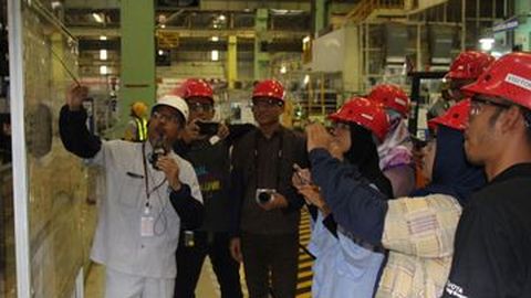 Galeri Foto Kunjungan Blogger ke Pabrik Toyota Bersama Mobil123