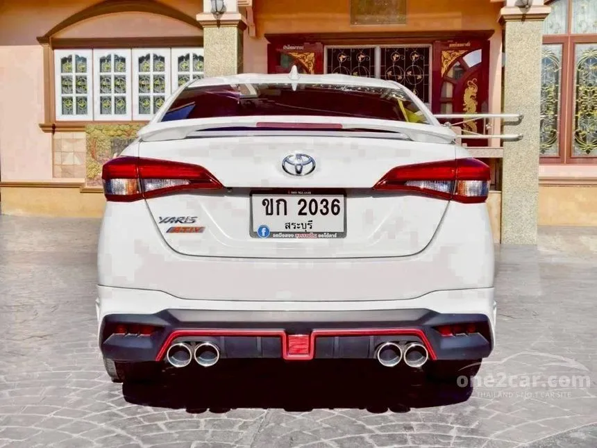 2020 Toyota Yaris Ativ Mid Sedan