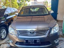 2012 Toyota Kijang Innova 2.0 E MT terawat dijual di malang