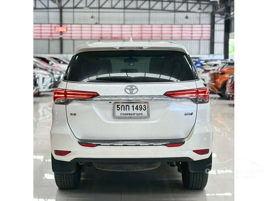 2015 Toyota FORTUNER V SUV
