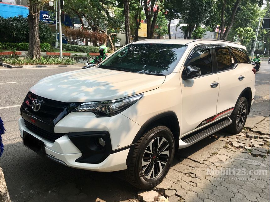 Jual Mobil Toyota Fortuner 2018 VRZ 2.4 di Jawa Timur 