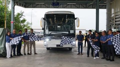 Mercedes-Benz Mulai Ekspor Bus Utuh Rakitan Indonesia