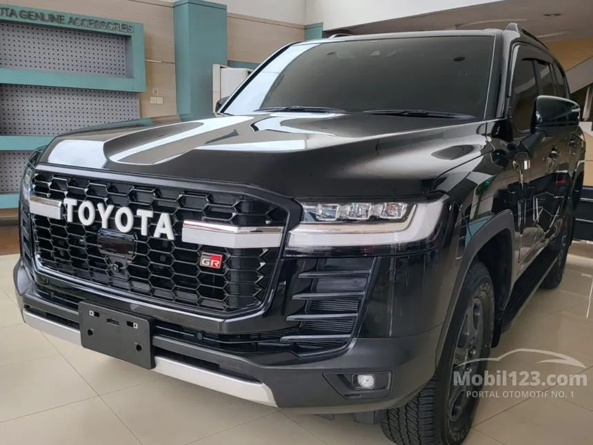 2025 Toyota Land Cruiser 300 GR-S (Premium Colour) SUV