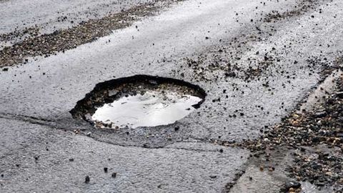 Selangor Targets 24-Hour Pothole Fixes With New Filler Premix, Senator Says KL Road Repairs Are A Shambles