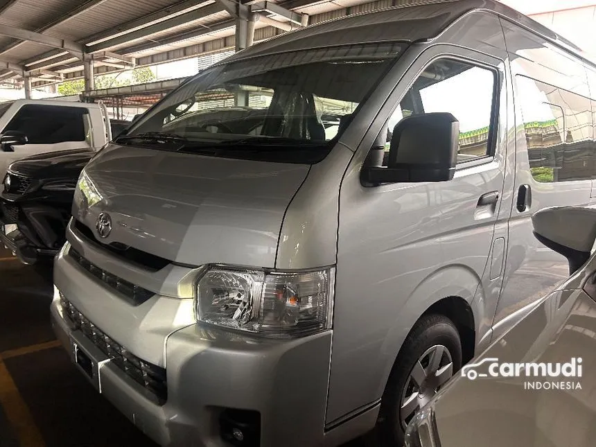 2024 Toyota Hiace Commuter Van Wagon