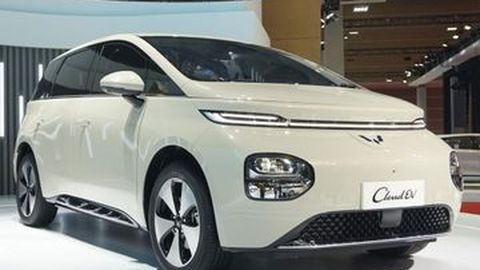 SPK Mobil Listrik Wuling Cloud EV Diklaim Lebih dari 150 Unit dalam 6 Hari