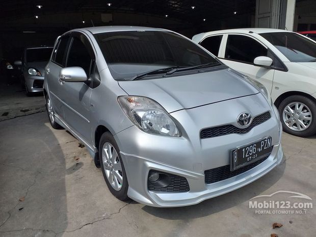  Toyota  Yaris  TRD Sportivo Mobil  Tahun 2013 2013 bekas 