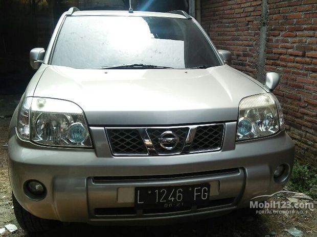 Nissan X trail Mobil bekas dijual di Sidoarjo Jawa timur 