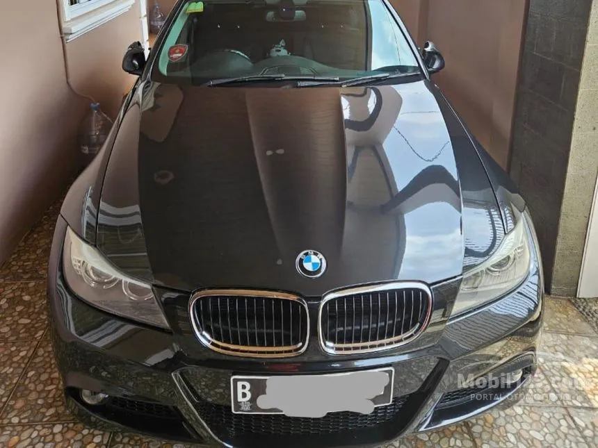 Jual Mobil BMW 320i 2011 Executive Edition 2.0 di Jawa Barat Automatic Sedan Hitam Rp 225.000.000