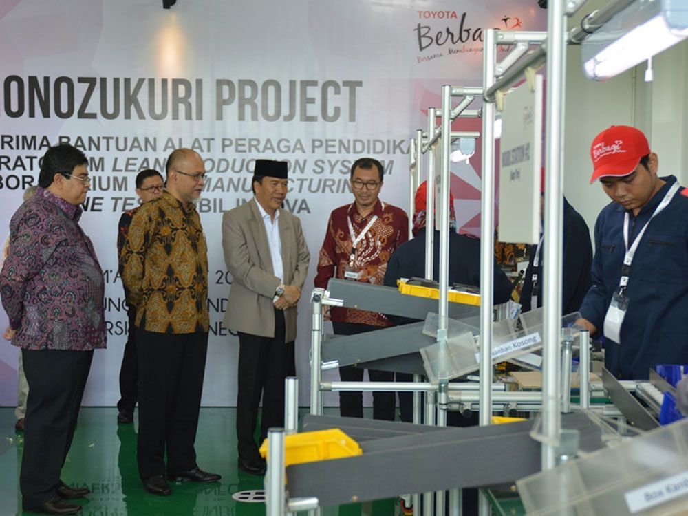 TMMIN Serahkan Alat Peraga ke Undip