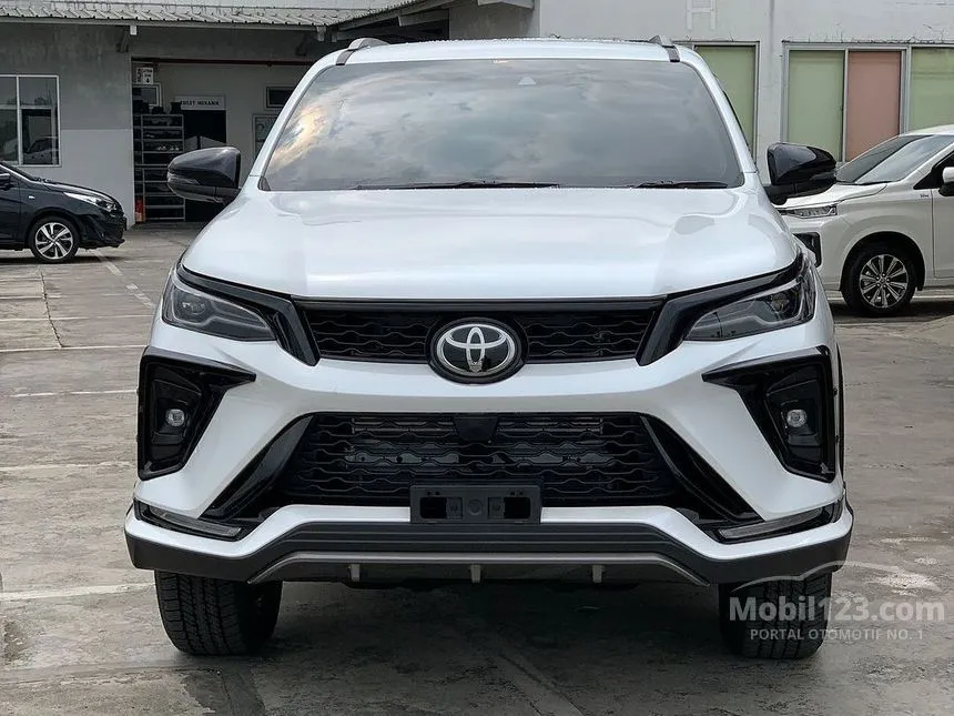Jual Mobil Toyota Fortuner 2024 VRZ TSS GR Parts Aero Package 2.8 di DKI Jakarta Automatic SUV Putih Rp 540.200.000