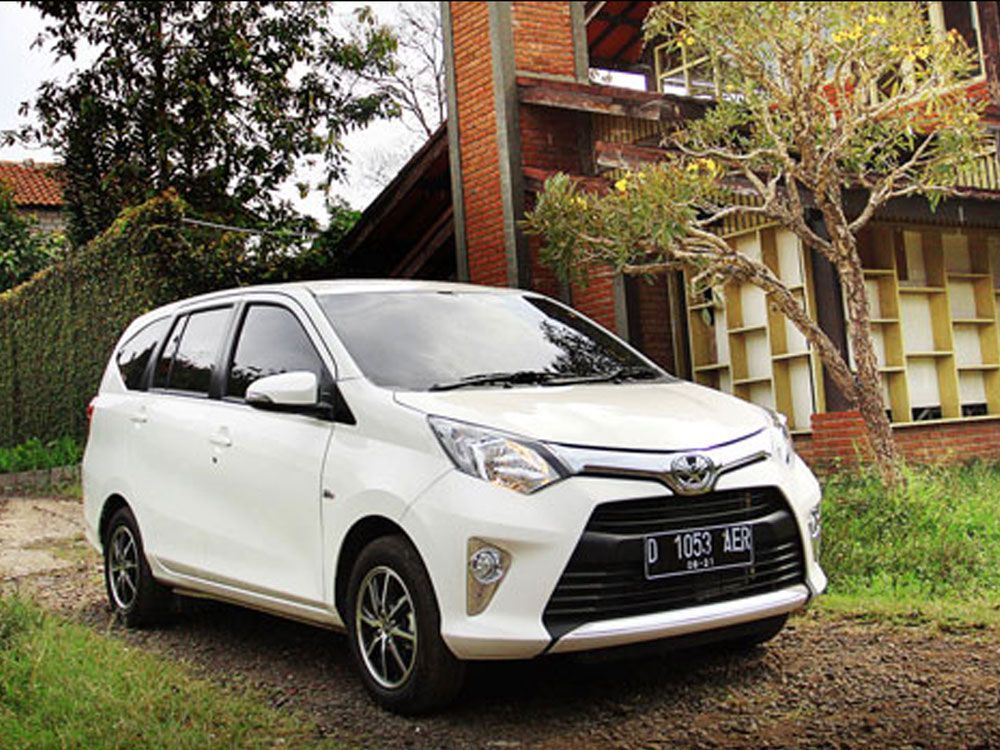 Pasar Mobil 2019: Kredit Ketat dan Tren Taksi Online Ganggu Penjualan LCGC
