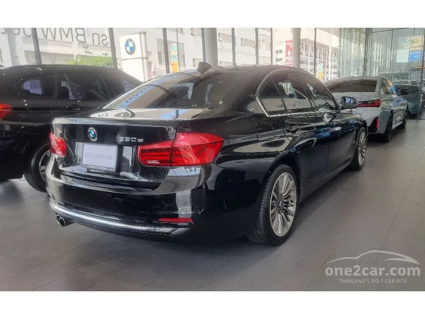 2017 BMW 330e Luxury Sedan