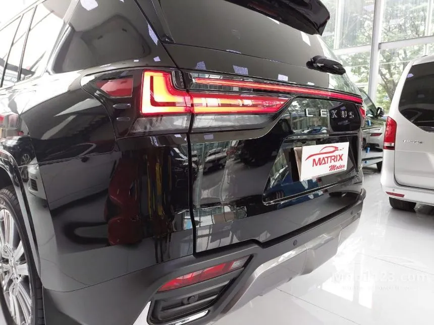 2023 Lexus LM 350 4 Seater MPV