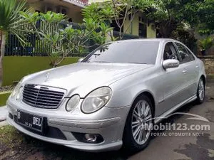 2004 Mercedes-Benz E240 2.6 Sedan