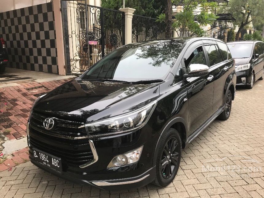 Toyota Innova Venturer: Petualangan Mewah di Jalan Raya