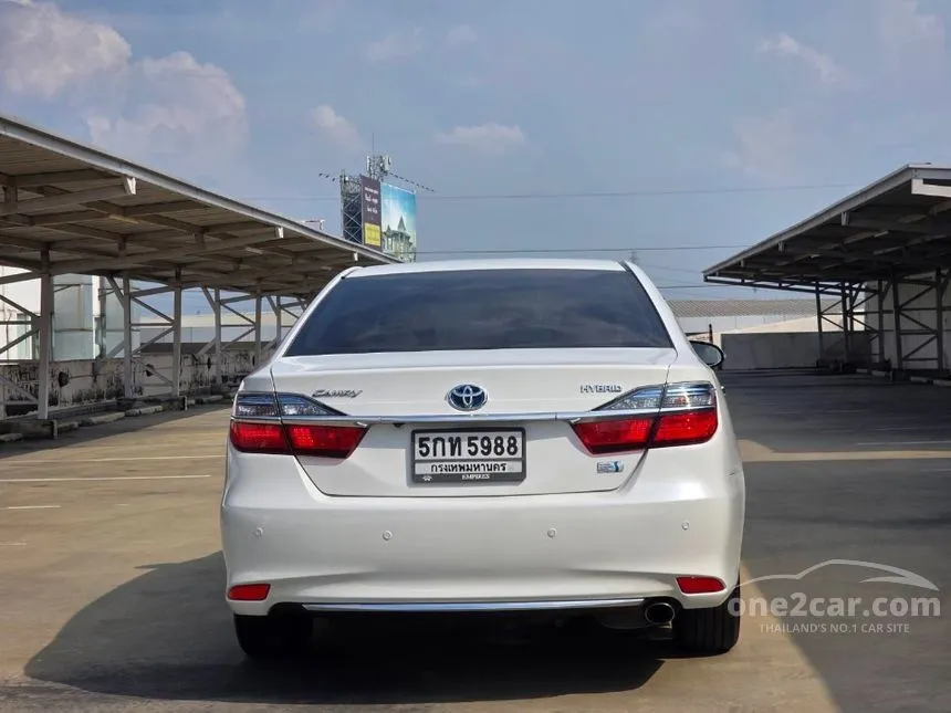 2016 Toyota CAMRY Hybrid Sedan