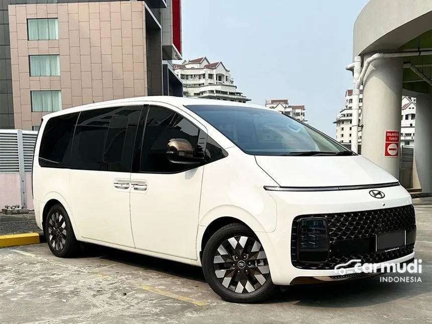2022 Hyundai Staria Signature 7 MPV