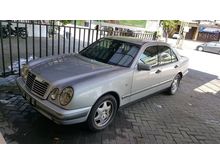1996 Mercedes-Benz E320 3.2 W124 3.2 L6 Automatic Sedan